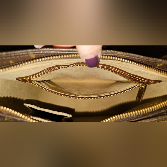 Authentic LOUIS VUITTON Monogram Looping MM Crossbody - Picture 8 of 13